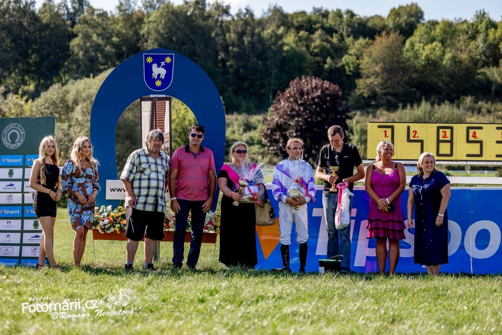 Dostihy -  Slušovice 16.9